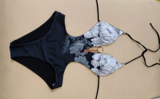 Trikini vintage style sexy negro y blanco con flor