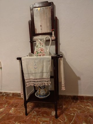 Lavabo antiguo madera y accesorios