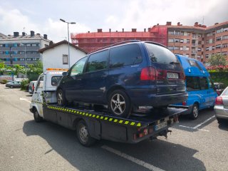 Grúa porta coche