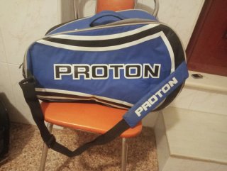 Bolsa de deporte Proton azul y negra