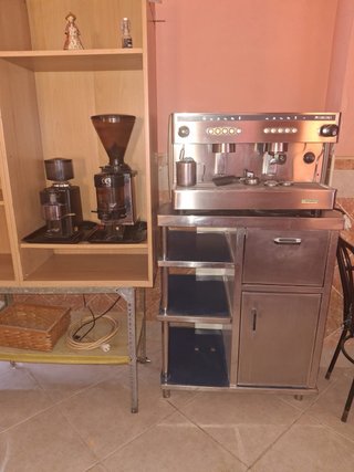 Cafetera  y 2 Molinillos