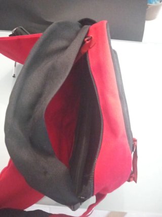 Riñonera Grande Negra y roja
