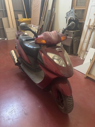 Daelim Scooter 125cc Roja