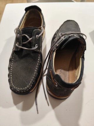 Zapatos náuticos de piel azul marino
