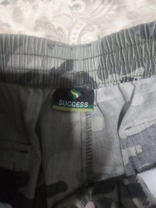 Pantaloni cargo camouflage uomo