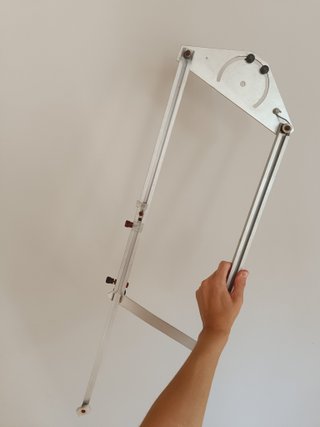 Pantógrafo de diseño metálico