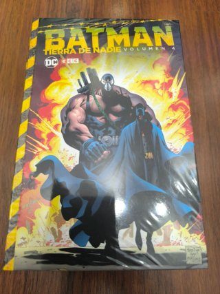 BATMAN : TIERRA DE NADIE Completa 6 Tomos ECC