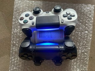 PS4 Pro 1TB Blanca Destiny 2 + 2 mandos