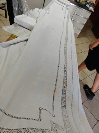 Antico Lino Olanda Ricamato a Mano