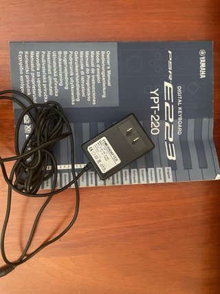 Teclado Yamaha YPT-220