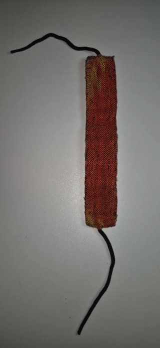 Pulsera conchas cauris y tela