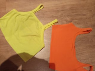 2 Tops Bershka Talla S Amarillo y Naranja