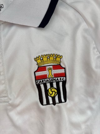 Cartagena FC | Polo blanco + bermudas negras