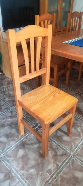Mueble TV, vitrina, mesa y 4 dillas Comedor Proven