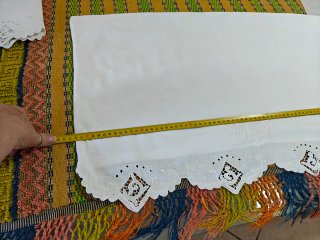 Lenzuolo matrimoniale ricamato a mano
