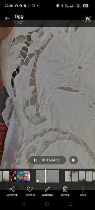 Lenzuolo matrimoniale ricamato a mano