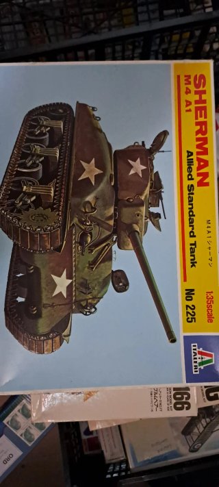Modelli di carri armati Tamiya e Italeri