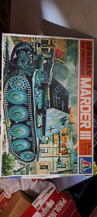 Modelli di carri armati Tamiya e Italeri