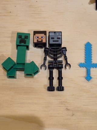 Lego Minecraft Figuras y Espada