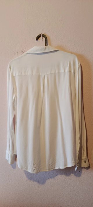 Camisa blanca de manga larga