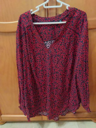 Blusa estampada manga larga