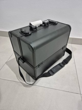 Maletín de maquillaje negro nuevo