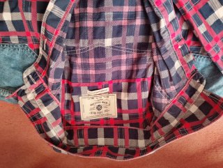 Sudadera azul con cremallera