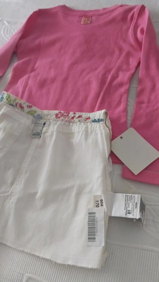 Conjunto niña DKNY camiseta y falda
