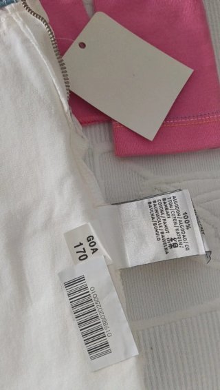Conjunto niña DKNY camiseta y falda
