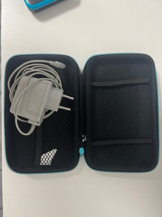 Nuovo Nintendo 2DS XL + Custodia + Caricatore
