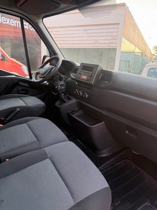 Nissan Primastar 2023