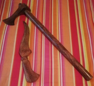 Lote Decoración MEDIEVAL: Hacha + Puñal Madera