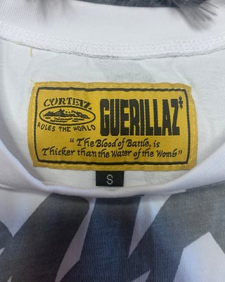 Camiseta Corteiz Blanca y Gris Talla S