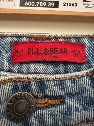 Pantalones vaqueros con parches