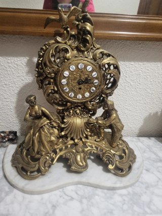 Reloj de Bronce Antiguo