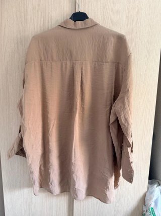 Camisa Zara holgada beige