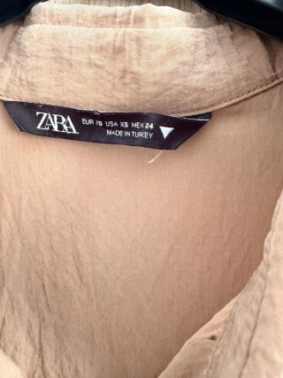 Camisa Zara holgada beige
