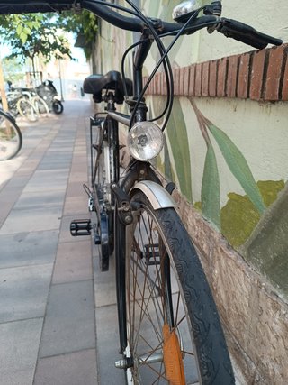 Bicicleta de paseo negra