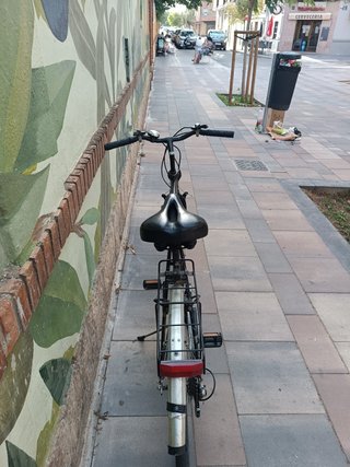 Bicicleta de paseo negra