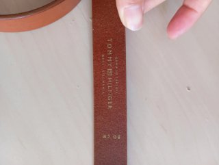 Cinturón Tommy Hilfiger Marrón Hebilla TH