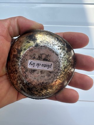 Plata con inicial J grabada