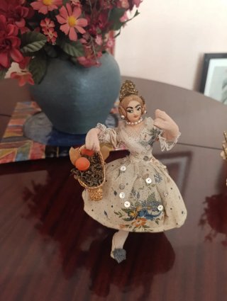 Muñeca Valenciana Vintage con Cesta