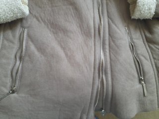 Cazadora corta beige con forro blanco Talla XXL