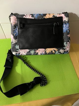 BONITO BOLSO COLGAR.6€