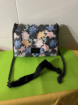 BONITO BOLSO COLGAR.6€