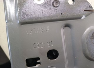Refuerzo paragolpes del toyota 105076 yaris (xp13)