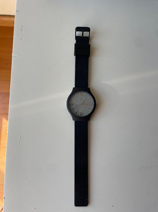 Reloj Negro y Plateado