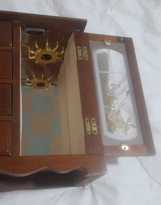 Joyero madera antiguo con música