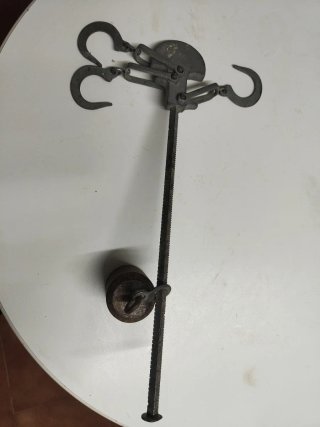 4 básculas romanas antiguas