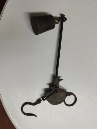 4 básculas romanas antiguas